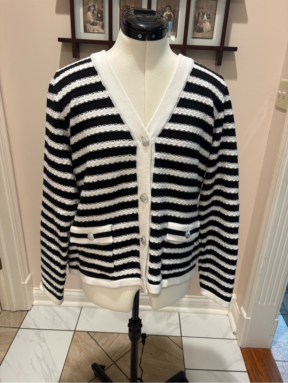 ✨ Isaac Mizrahi Black & White Striped Cardigan — Size M